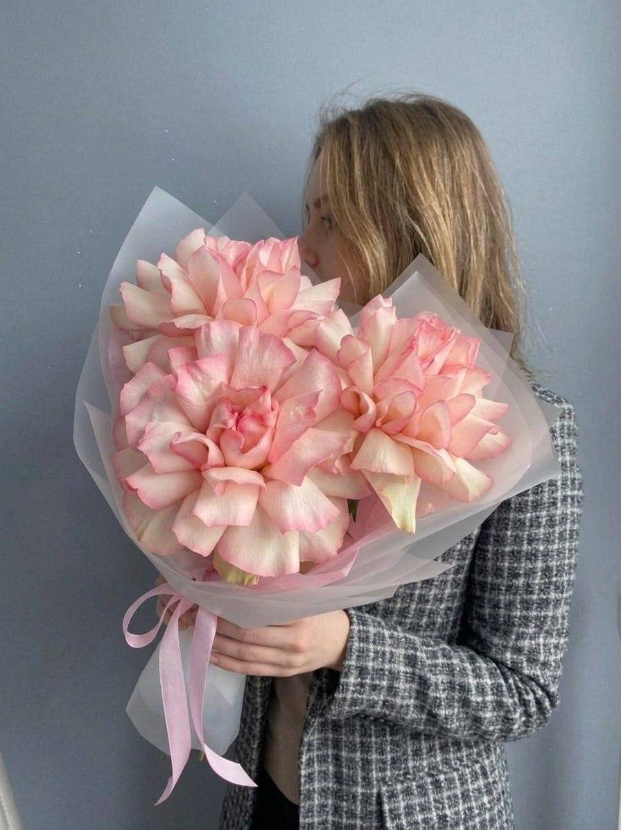 Моно-букет из розовых французских роз